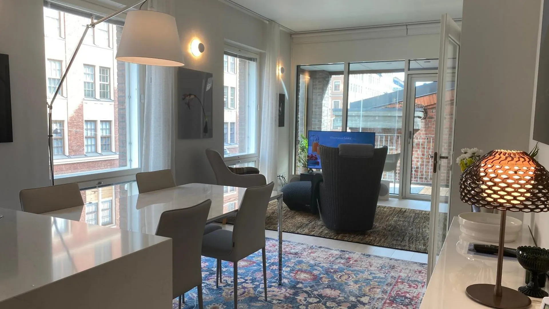 Luxury City Seafront Apartment With Balcony Helsinki