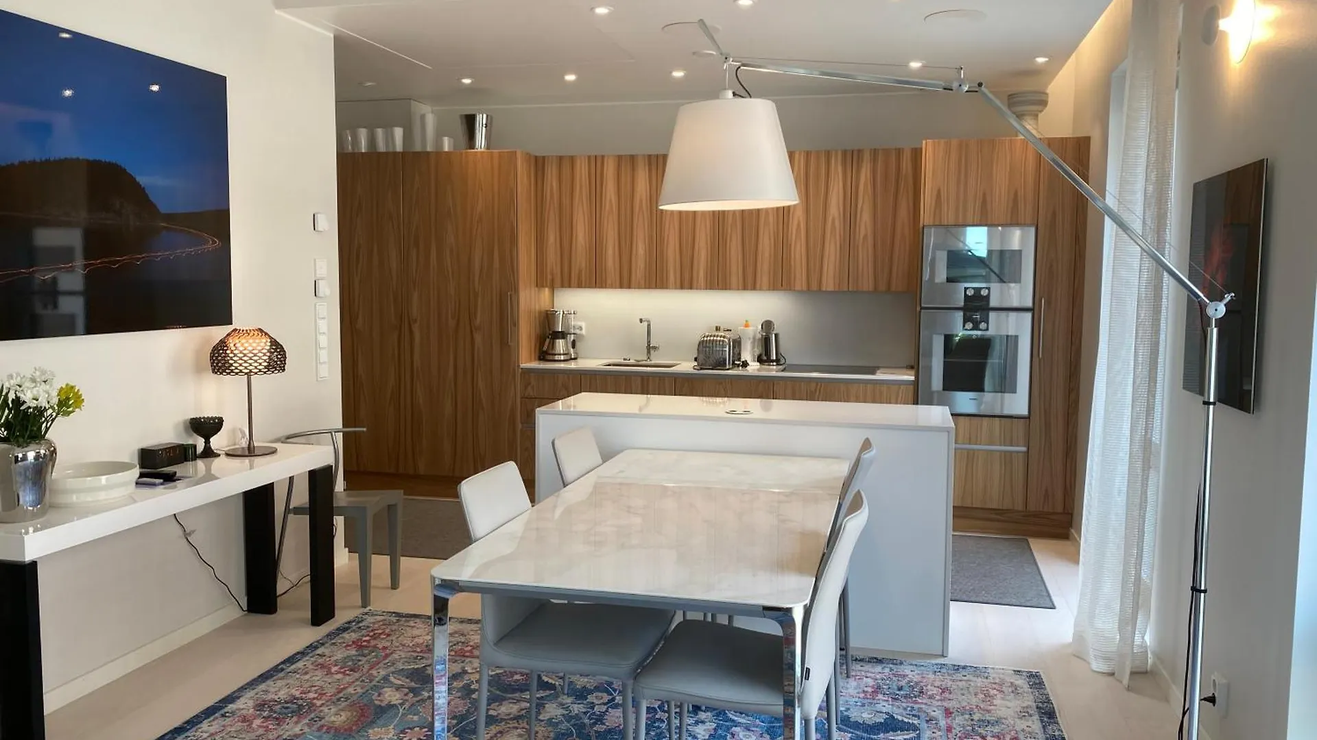 Luxury City Seafront Apartment With Balcony Helsinki Finland